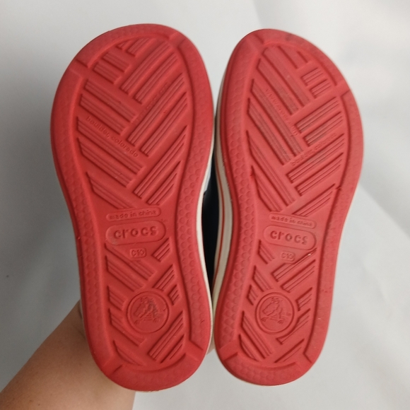 CROCS Kid Shoes Size 10 Waterproof Blue And Red No Laces Pull On - Picture 6 of 8